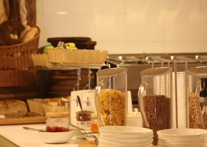 Bloom Hotel - Karol Bagh